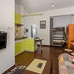 アパート 1 Bedroom Lovely In