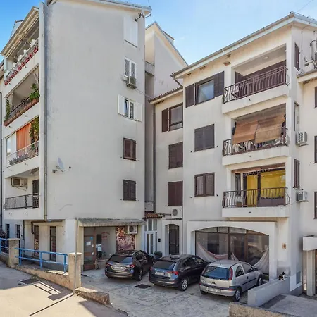 Apartment 1 Bedroom Awesome In *